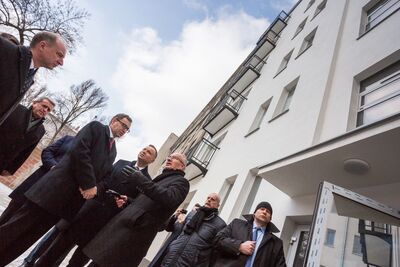 Uroczystości przy ulicy Strzeleckiej, gdzie mieściła się dawna siedziba NKWD/WUBP. Fot. Sławomir Kasper (IPN)