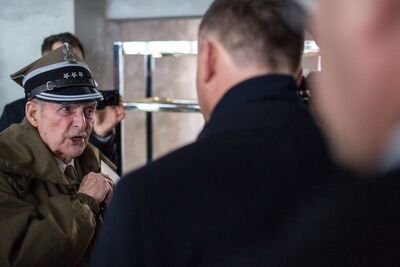 Uroczystości przy ulicy Strzeleckiej, gdzie mieściła się dawna siedziba NKWD/WUBP. Fot. Sławomir Kasper (IPN)