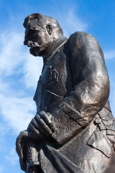 Złożenie wieńca pod pomnikiem marszałka Józefa Piłsudskiego. Fot. Sławek Kasper (IPN)