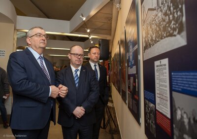 Otwarcie wystawy o "Żegocie" na Poczcie Polskiej w Warszawie oraz prezentacja znaczka poświęconego Irenie Sendlerowej. Fot. Marcin Jurkiewicz (IPN) #2