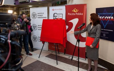 Otwarcie wystawy o "Żegocie" na Poczcie Polskiej w Warszawie oraz prezentacja znaczka poświęconego Irenie Sendlerowej. Fot. Marcin Jurkiewicz (IPN) #10