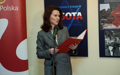 Otwarcie wystawy o "Żegocie" na Poczcie Polskiej w Warszawie oraz prezentacja znaczka poświęconego Irenie Sendlerowej. Fot. Marcin Jurkiewicz (IPN)