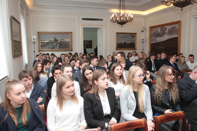 Finał pierwszej edycji projektu edukacyjnego „Łączka oraz inne miejsca poszukiwań" w Belwederze. Fot. Piotr Życieński (IPN)