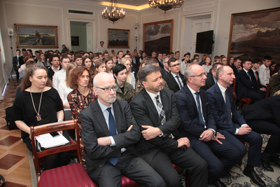 Finał pierwszej edycji projektu edukacyjnego „Łączka oraz inne miejsca poszukiwań" w Belwederze. Fot. Piotr Życieński (IPN)