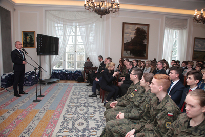 Finał pierwszej edycji projektu edukacyjnego „Łączka oraz inne miejsca poszukiwań" w Belwederze. Fot. Piotr Życieński (IPN)