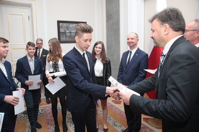 Finał pierwszej edycji projektu edukacyjnego „Łączka oraz inne miejsca poszukiwań" w Belwederze. Fot. Piotr Życieński (IPN)