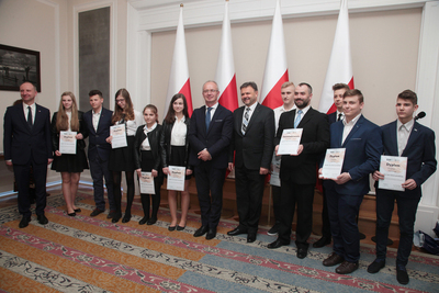 Finał pierwszej edycji projektu edukacyjnego „Łączka oraz inne miejsca poszukiwań" w Belwederze. Fot. Piotr Życieński (IPN)