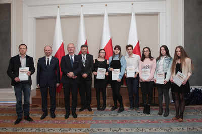 Finał pierwszej edycji projektu edukacyjnego „Łączka oraz inne miejsca poszukiwań" w Belwederze. Fot. Piotr Życieński (IPN)