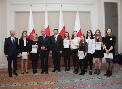 Finał pierwszej edycji projektu edukacyjnego „Łączka oraz inne miejsca poszukiwań" w Belwederze. Fot. Piotr Życieński (IPN)