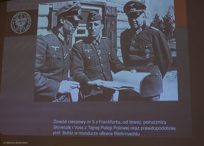 Premiera drugiego tomu „Mordu w Lesie Katyńskim”. Konferencja prasowa IPN – 11 kwietnia 2018. Fot. Marcin Jurkiewicz