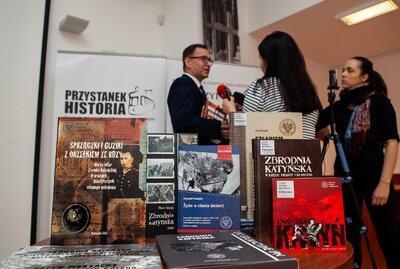 Premiera drugiego tomu „Mordu w Lesie Katyńskim”. Konferencja prasowa IPN – 11 kwietnia 2018. Fot. Marcin Jurkiewicz