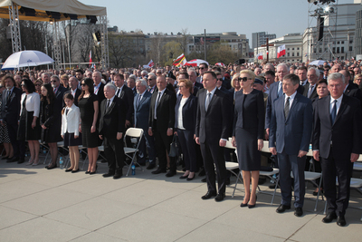 Odsłonięcie pomnika ku czci ofiar katastrofy smoleńskiej – 10 kwietnia 2018. Fot. Piotr Życieński (IPN)