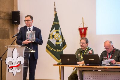 XVI Zjazd ZHR – Warszawa, 13 kwietnia 2018. Wystąpienie prezesa IPN Jarosława Szarka. Fot. Sławek Kasper (IPN)