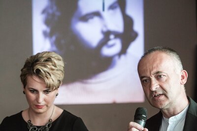 Spotkanie w Gminnym Ośrodku Kultury w Gilowicach w 41. rocznicę śmierci Stanisława Pyjasa. Fot. Sławomir Kasper (IPN)