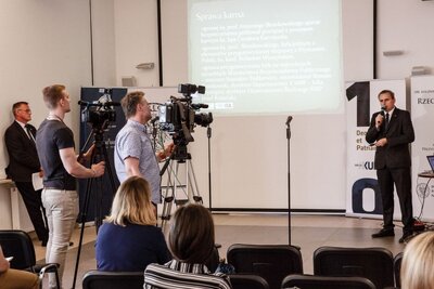 Przy mikrofonie dyrektor lubelskiego oddziału IPN Marcin Krzysztofik. Fot. Sławek Kasper (IPN)