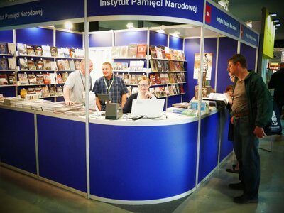 Stoisko IPN podczas 9. Warszawskich Targów Książki – Warszawa, 17–20 maja 2018