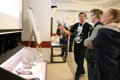 Można było także zobaczyć przedmioty wydobyte przez pracowników IPN z dołów śmierci