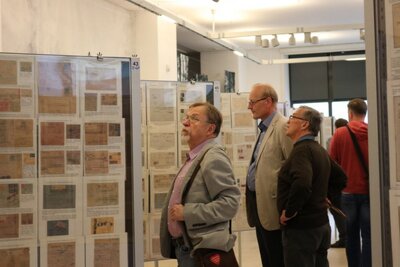 Listy i znaczki pocztowe, związane z początkiem państwowości po uzyskaniu Niepodległości, zostały zaprezentowane na wystawie 100 eksponatów na 100-lecie Niepodległości