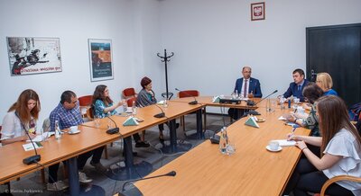 Spotkanie bułgarskich dziennikarzy i historyków z wiceprezesem IPN dr. Mateuszem Szpytmą – Warszawa, 23 maja 2018. Fot. Marcin Jurkiewicz (IPN)