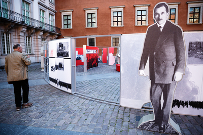 Otwarcie wystawy „Powstała, by żyć” na Dziedzińcu Wielkim Zamku Królewskiego w Warszawie – 29 maja 2018. Fot. Sławek Kasper (IPN)