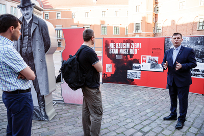 Otwarcie wystawy „Powstała, by żyć” na Dziedzińcu Wielkim Zamku Królewskiego w Warszawie – 29 maja 2018. Fot. Sławek Kasper (IPN)