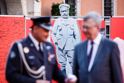 Otwarcie wystawy „Powstała, by żyć” na Dziedzińcu Wielkim Zamku Królewskiego w Warszawie – 29 maja 2018. Fot. Sławek Kasper (IPN)