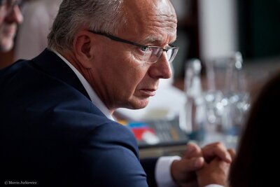 Spotkanie wiceprezesa IPN Krzysztofa Szwagrzyka z prezydentem Światowego Kongresu Ukraińców Eugenem Czolijem – Warszawa, 5 czerwca 2018. Fot. Marcin Jurkiewicz (IPN)