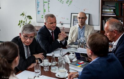 Spotkanie wiceprezesa IPN Krzysztofa Szwagrzyka z prezydentem Światowego Kongresu Ukraińców Eugenem Czolijem – Warszawa, 5 czerwca 2018. Fot. Marcin Jurkiewicz (IPN)