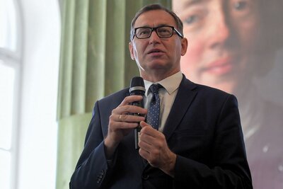 Prezes IPN dr Jarosław Szarek podczas konferencji „Educare necesse est...” – Warszawa, 7 czerwca 2018. Fot. PAP/Marcin Obara