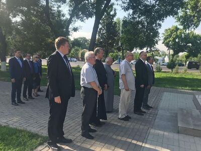 Przedstawiciele IPN towarzyszyli wiceministrowi Andrzejowi Papierzowi podczas składania kwiatów pod pomnikiem poświęconym żołnierzom Armii gen. Władysława Andersa i Polakom uwolnionym z sowieckich obozów