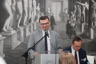 Debatę finałową podsumował członek Kolegium IPN prof. Tadeusz Wolsza. Fot. Piotr Życieński (IPN)