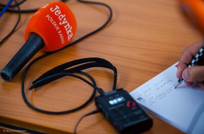 Konferencja prasowa dot. wyników prac archeologicznych Biura Poszukiwań i Identyfikacji IPN przeprowadzonych na cmentarzu w Hruszowicach – 14 czerwca 2018. Fot. Marcin Jurkiewicz (IPN)