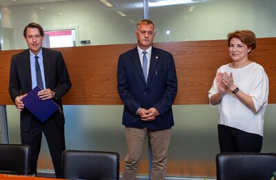 Zmiana na stanowisku dyrektora Biura Lustracyjnego IPN. Prok. (od lewej): Jarosław Skrok, Andrzej Pozorski i Edyta Karolak. Fot. Marcin Jurkiewicz (IPN)