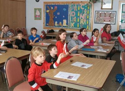 Film „Niezwyciężeni” w Kanadzie – Toronto, szkoła przy parafii św. Stanisława Kostki