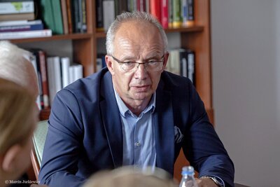 Spotkanie przedstawicieli Stowarzyszenia Żydów Australijskich i ich Potomków z wiceprezesem IPN Krzysztofem Szwagrzykiem – 20 czerwca 2018. Fot. Marcin Jurkiewicz (IPN)