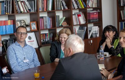 Spotkanie przedstawicieli Stowarzyszenia Żydów Australijskich i ich Potomków z wiceprezesem IPN Krzysztofem Szwagrzykiem – 20 czerwca 2018. Fot. Marcin Jurkiewicz (IPN)