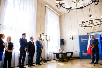 Uroczystość wręczenia dr. Mateuszowi Szpytmie honorowej odznaki Bene Merito – Warszawa, 23 czerwca 2018. Fot. Sławek Kasper (IPN)