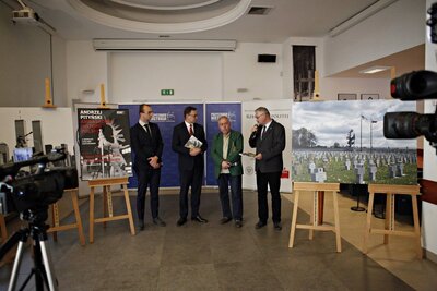 Wernisaż wystawy „Andrzej Pityński – ambasador historii Polski w obiektywie Czesława Czaplińskiego. Fot. Jan Dubiel (IPN)