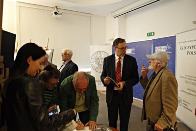 Wernisaż wystawy „Andrzej Pityński – ambasador historii Polski w obiektywie Czesława Czaplińskiego. Fot. Jan Dubiel (IPN)