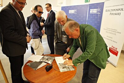 Wernisaż wystawy „Andrzej Pityński – ambasador historii Polski w obiektywie Czesława Czaplińskiego. Fot. Jan Dubiel (IPN)