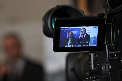 Wernisaż wystawy „Andrzej Pityński – ambasador historii Polski w obiektywie Czesława Czaplińskiego. Fot. Jan Dubiel (IPN)