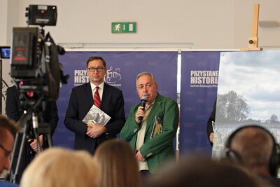 Wernisaż wystawy „Andrzej Pityński – ambasador historii Polski w obiektywie Czesława Czaplińskiego. Fot. Jan Dubiel (IPN)