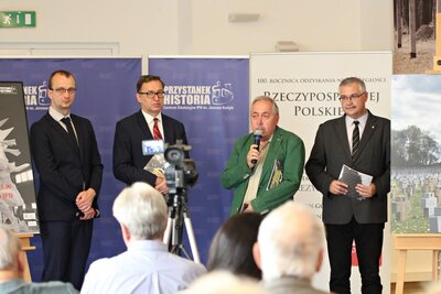 Wernisaż wystawy „Andrzej Pityński – ambasador historii Polski w obiektywie Czesława Czaplińskiego. Fot. Jan Dubiel (IPN)