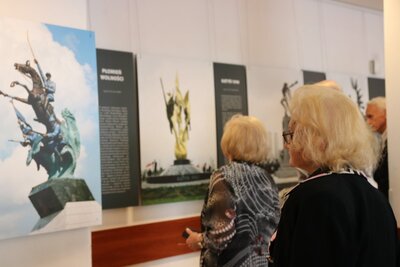 Wystawa „Andrzej Pityński – ambasador historii Polski w obiektywie Czesława Czaplińskiego”. Fot. Aleksandra Wierzchowska (IPN)