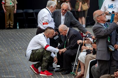 Uroczysta Msza św. przy Pomniku Powstania Warszawskiego oraz Apel Poległych na Pl. Krasińskich. Fot. Marcin Jurkiewicz (IPN)