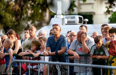 Uroczysta Msza św. przy Pomniku Powstania Warszawskiego oraz Apel Poległych na Pl. Krasińskich. Fot. Marcin Jurkiewicz (IPN)