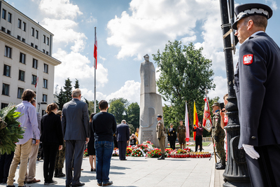 Uroczystości pod pomnikiem gen. Stefana Roweckiego „Grota”. 1 sierpnia 2018. Fot. Sławek Kasper (IPN)