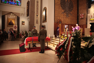 Uroczystości pogrzebowe płk. Stanisława Oleksiaka. Fot. Piotr Życieński (IPN)