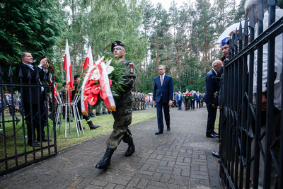 IPN oddaje hołd bohaterom wojny 1920 roku – Ossów, 15 sierpnia 2018 r.  Fot. Sławek Kasper (IPN)