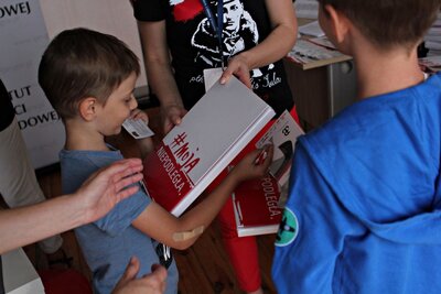 IPN na pikniku rodzinnym z NBP z okazji stulecia odzyskania Niepodległości – 15 sierpnia 2018. Fot. Jan Dubiel (IPN)